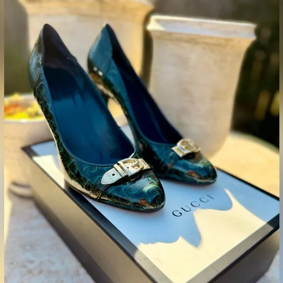 Gucci Dark Green Pumps Heels with Gold Buckle - Picture 1 of 7